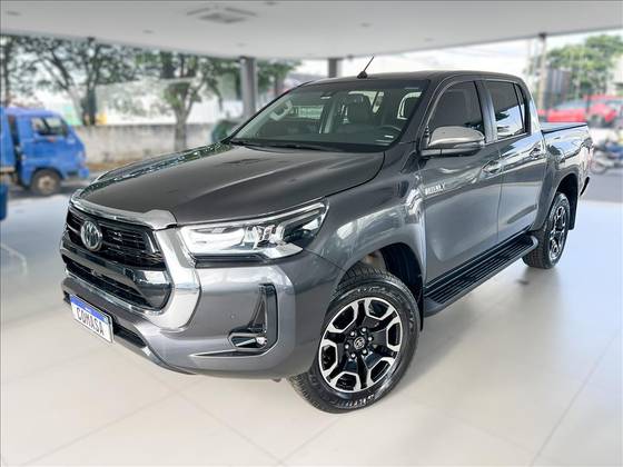 TOYOTA HILUX 2.8 D-4D TURBO DIESEL CD SRX 4X4 AUTOMÁTICO